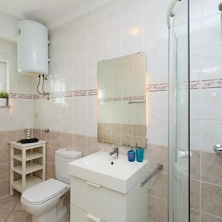 Prima Apartment *