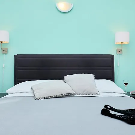 Prima Apartment *